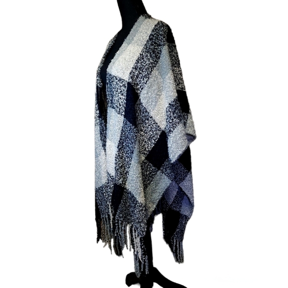 Woolrich Boucle Buffalo Plaid Soft Cozy Blanket Wrap Shrug OS Like New - Picture 4 of 7